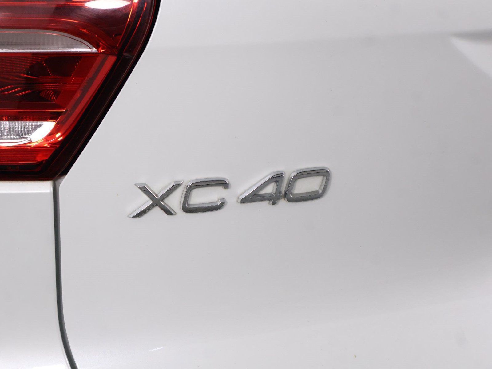 Used 2023 Volvo XC40 B5 Ultimate w/ Protection Package Premier AWD/4WD image 19