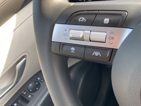 New 2026 Hyundai Tucson SE image 16