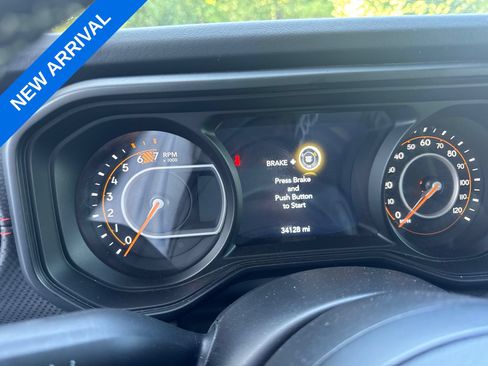 Used 2025 Jeep Wrangler Unlimited Rubicon AWD/4WD image 7