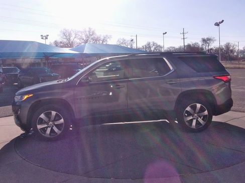 Used 2020 Chevrolet Traverse LT w/ LT Premium Package image 17