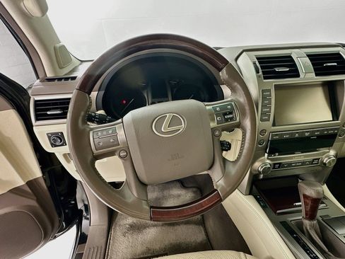 Used 2017 Lexus GX 460 Premium w/ Premium Package AWD/4WD image 12