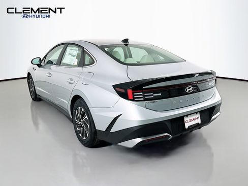 New 2026 Hyundai Sonata Blue FWD image 8