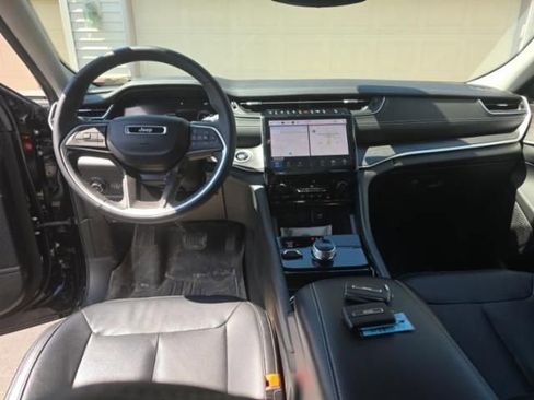 Used 2023 Jeep Grand Cherokee Limited AWD/4WD image 11