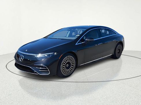 Used 2023 Mercedes-Benz EQS 450+ 4MATIC Sedan image 4