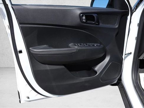 Certified 2026 Hyundai Venue SEL FWD image 12