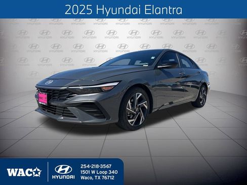 Used 2025 Hyundai Elantra Sport image 1