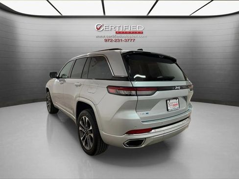 Used 2023 Jeep Grand Cherokee Overland w/ Luxury Tech Group IV image 4