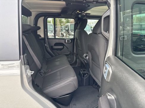 Certified 2021 Jeep Gladiator Sport AWD/4WD image 22