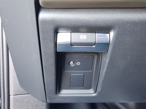 Certified 2025 Land Rover Defender 110 S image 22