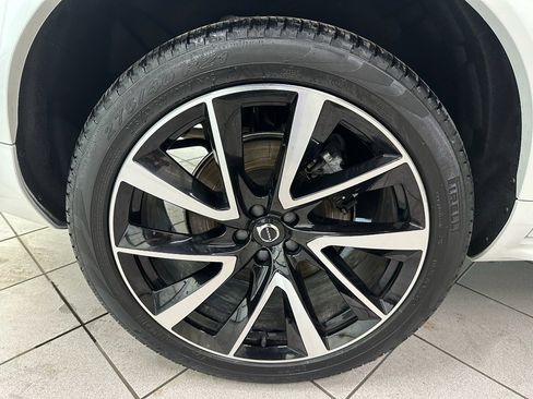 Used 2024 Volvo XC90 B6 Plus w/ Protection Package Premier image 14