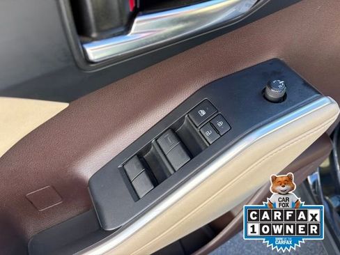 Used 2022 Toyota Highlander XLE image 24