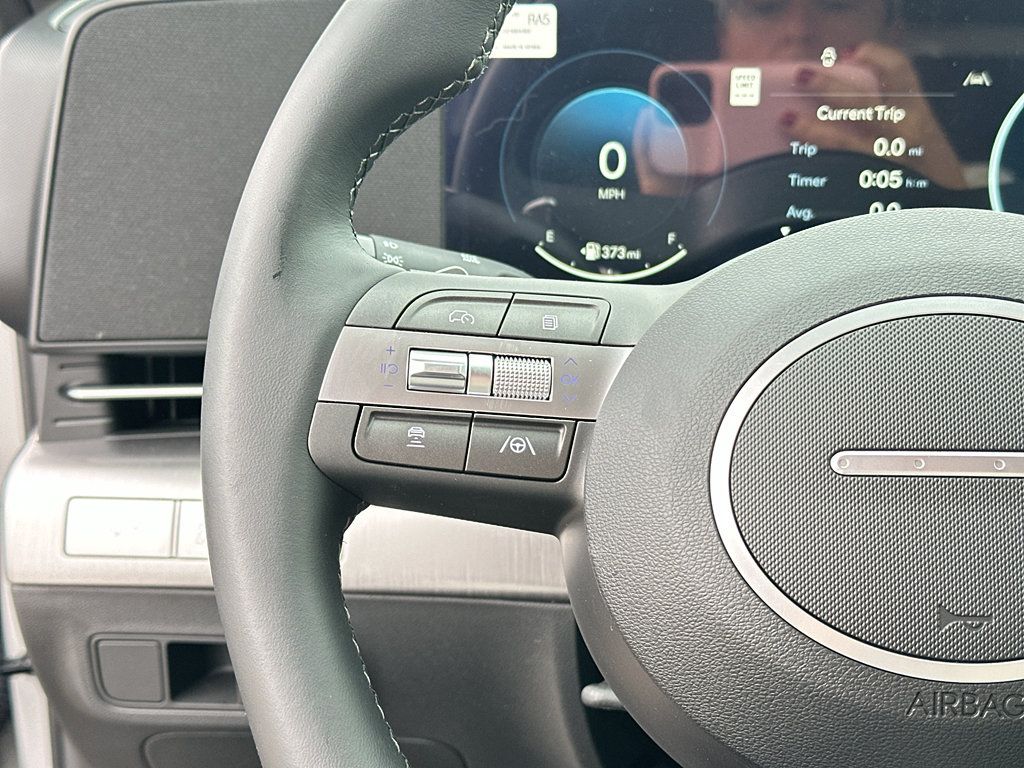 Used 2025 Hyundai Kona SEL FWD image 14
