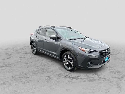 Used 2024 Subaru Crosstrek 2.0i Premium image 2