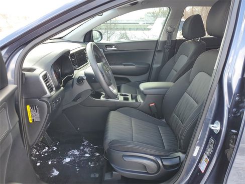 Used 2020 Kia Sportage LX image 9