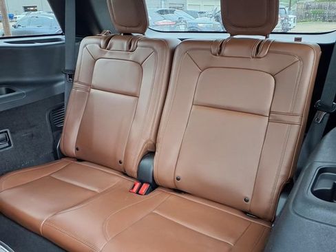 Certified 2023 Lincoln Aviator Reserve w/ Equipment Group 201A AWD/4WD image 6