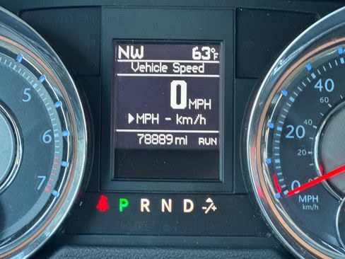 Used 2013 Chrysler Town & Country Touring FWD image 26