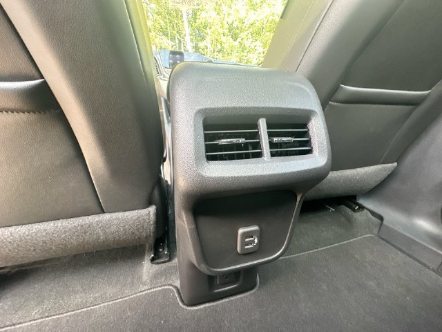 Used 2023 Chevrolet Equinox RS w/ RS Leather Package AWD/4WD image 26