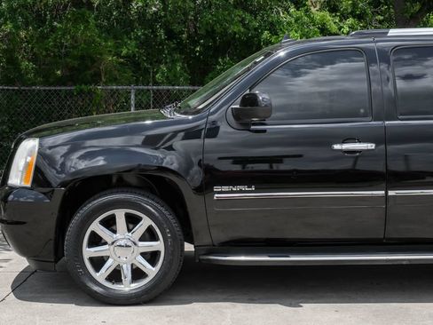Used 2013 GMC Yukon XL Denali AWD/4WD image 22