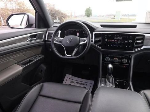 Certified 2023 Volkswagen Atlas Cross Sport SE w/ Panoramic Sunroof Package image 24