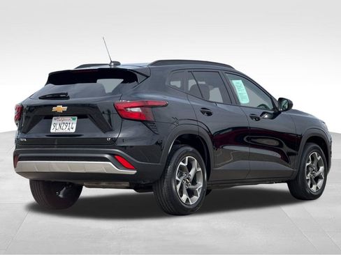 Used 2024 Chevrolet Trax LT FWD image 5