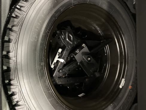 Used 2020 Jeep Cherokee Trailhawk w/ Cold Weather Group image 28