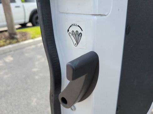 Used 2025 RAM ProMaster 2500 w/ Convenience Group FWD image 11