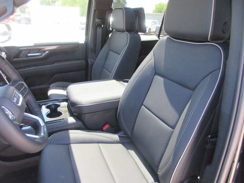 New 2026 GMC Yukon XL Elevation w/ Elevation Premium Package AWD/4WD image 11