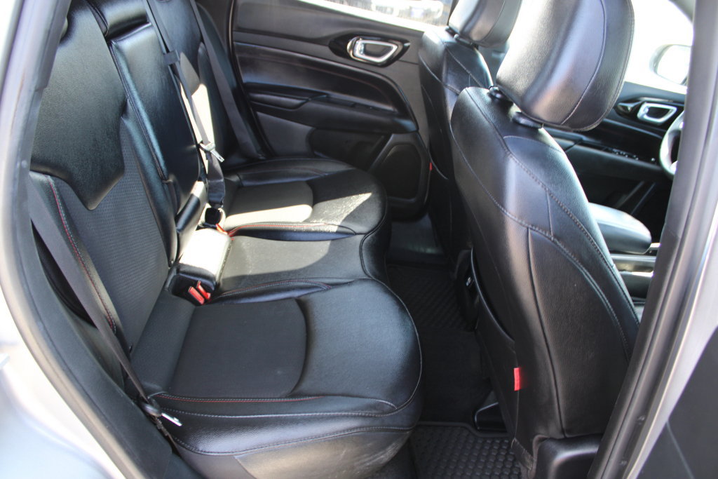 Used 2024 Jeep Compass Trailhawk AWD/4WD image 11