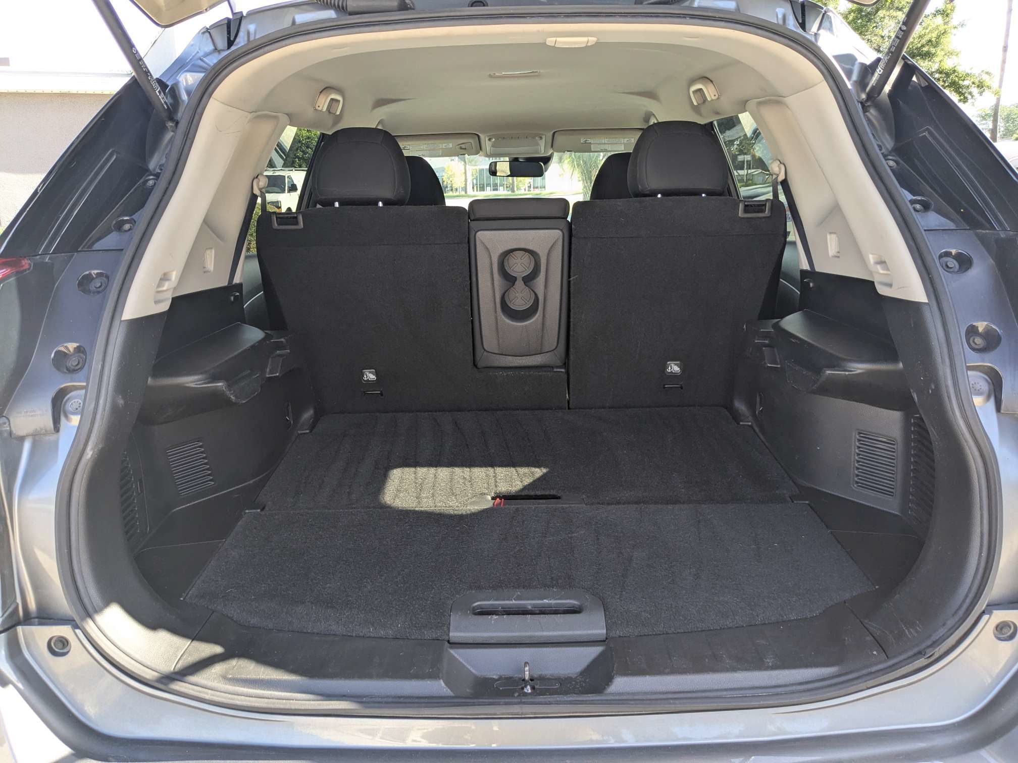 Used 2019 Nissan Rogue S w/ Special Edition Package FWD image 13