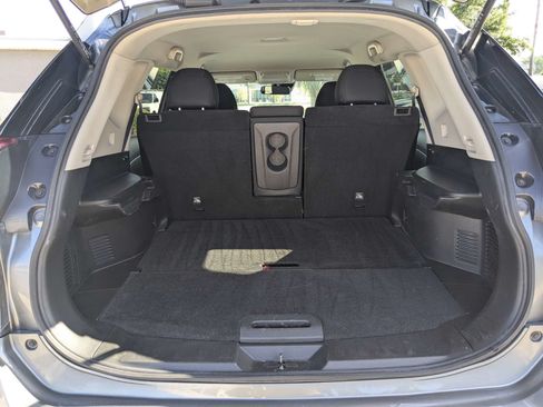 Used 2019 Nissan Rogue S w/ Special Edition Package FWD image 13