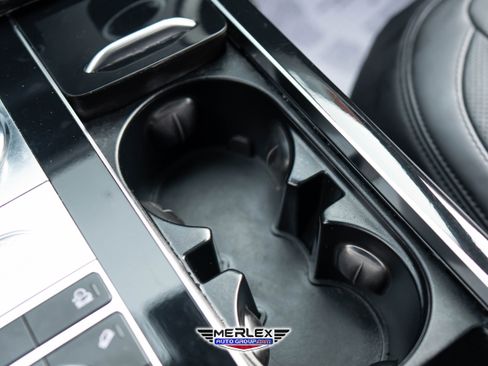 Used 2018 Land Rover Range Rover Long Wheelbase Supercharged image 38