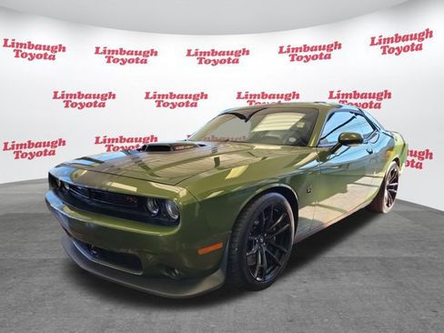 Used 2019 Dodge Challenger R/T Scat Pack w/ Shaker Package image 2