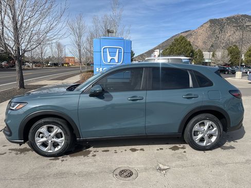 Used 2025 Honda HR-V LX image 2