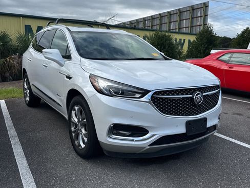 Used 2019 Buick Enclave Avenir w/ Avenir Technology Package FWD image 3