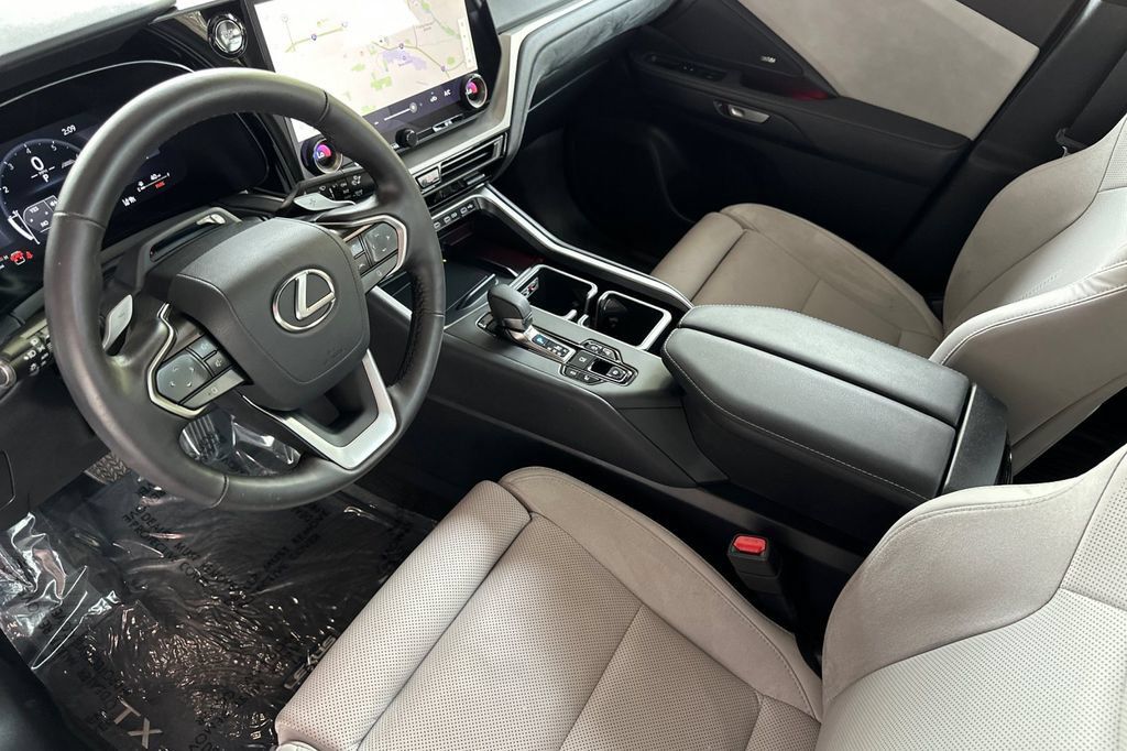 Used 2026 Lexus TX 350 AWD w/ Technology Package image 4