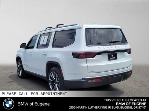 Used 2022 Jeep Wagoneer Series III w/ Premium Group I AWD/4WD image 5