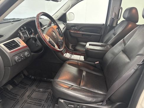 Used 2012 Cadillac Escalade 4WD Hybrid image 7