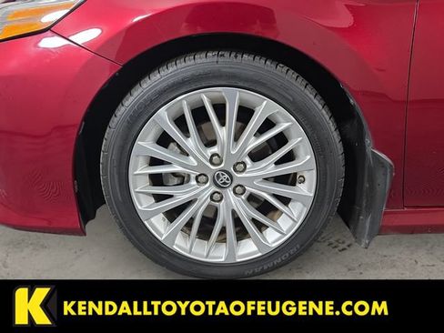 Used 2018 Toyota Camry XLE w/ Driver Assist Package FWD image 9