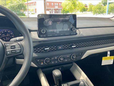 Used 2024 Honda Accord EX image 6