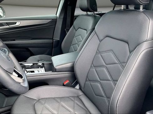 Used 2024 Volkswagen Atlas Cross Sport SE AWD/4WD image 20