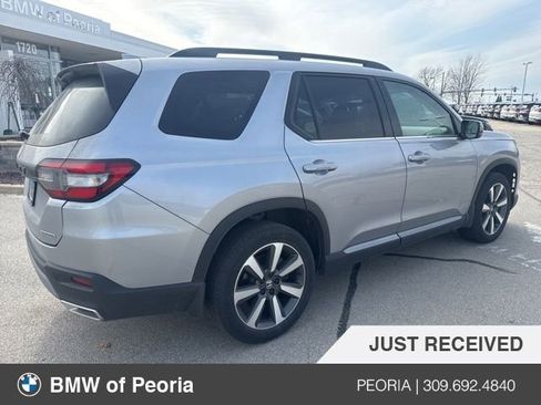 Used 2023 Honda Pilot Touring image 5