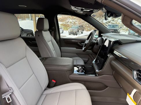 New 2026 GMC Yukon Elevation image 24