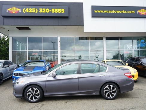 Used 2016 Honda Accord EX image 2