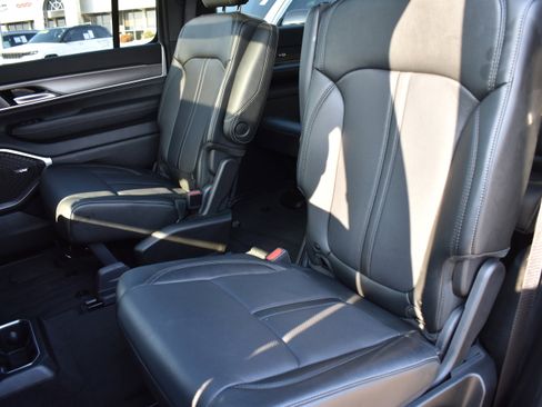 Used 2025 Jeep Wagoneer Series II w/ Premium Group I image 29