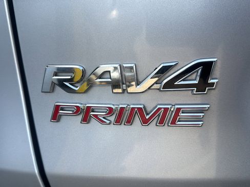 Used 2022 Toyota RAV4 SE w/ Weather & Moonroof Package image 46