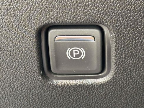 Used 2024 Chevrolet Blazer LT w/ Convenience Package FWD image 11