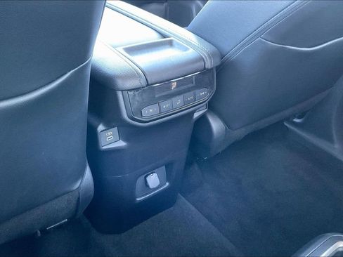 Used 2025 Toyota Grand Highlander AWD image 25