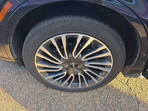 Used 2020 Lincoln Corsair Reserve w/ Equipment Group 201A image 21