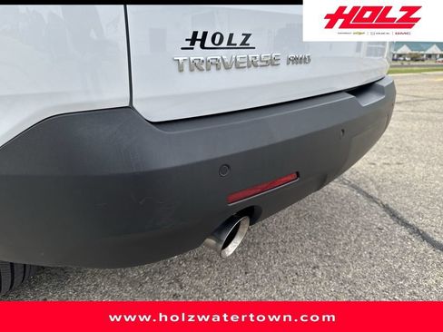 Certified 2021 Chevrolet Traverse LT w/ LT Premium Package AWD/4WD image 5