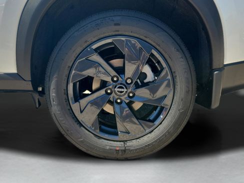 New 2026 Nissan Rogue SV FWD image 8